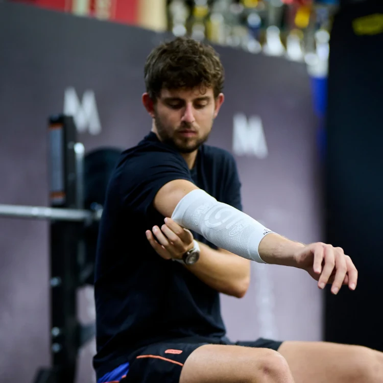 Floky Elbow Support Premier Padel (4).webp